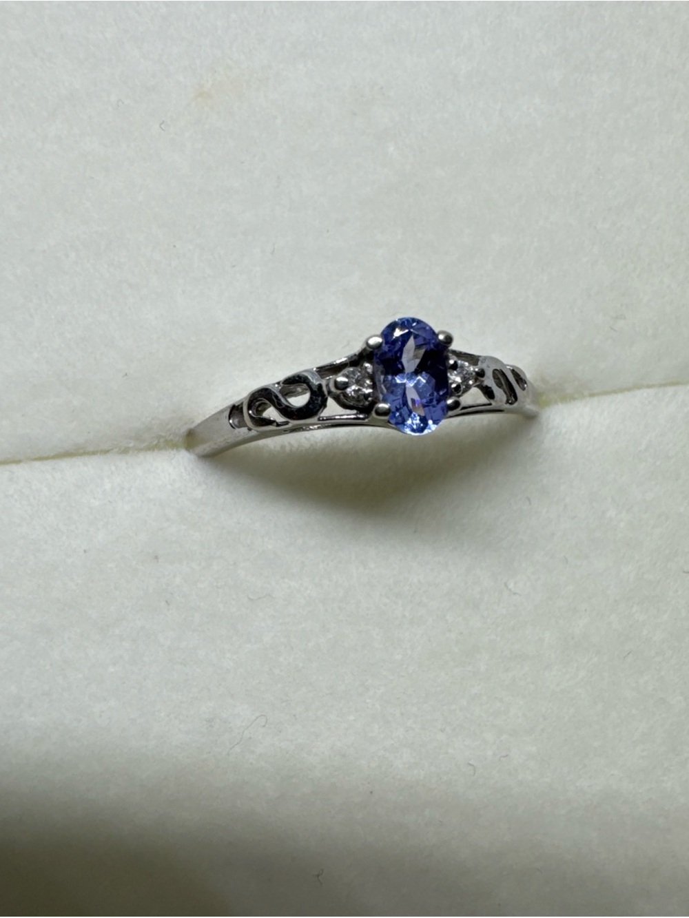 14k White Gold Ring Tanzanite & Diamond Accents Size 6.75 Dainty Elegant 1.35g